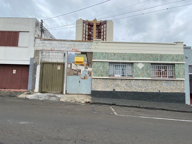 Terreno com 300m², à venda, no bairro Centro em Ponta Grossa