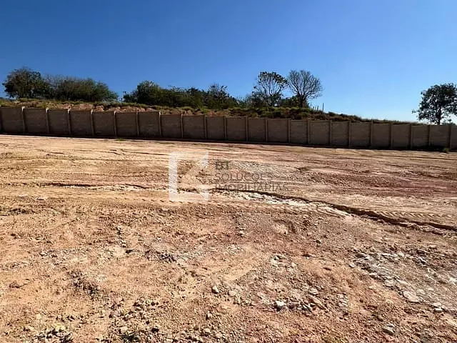 Terreno com 301m², à venda, no bairro Colinas de Indaiatuba em Indaiatuba
