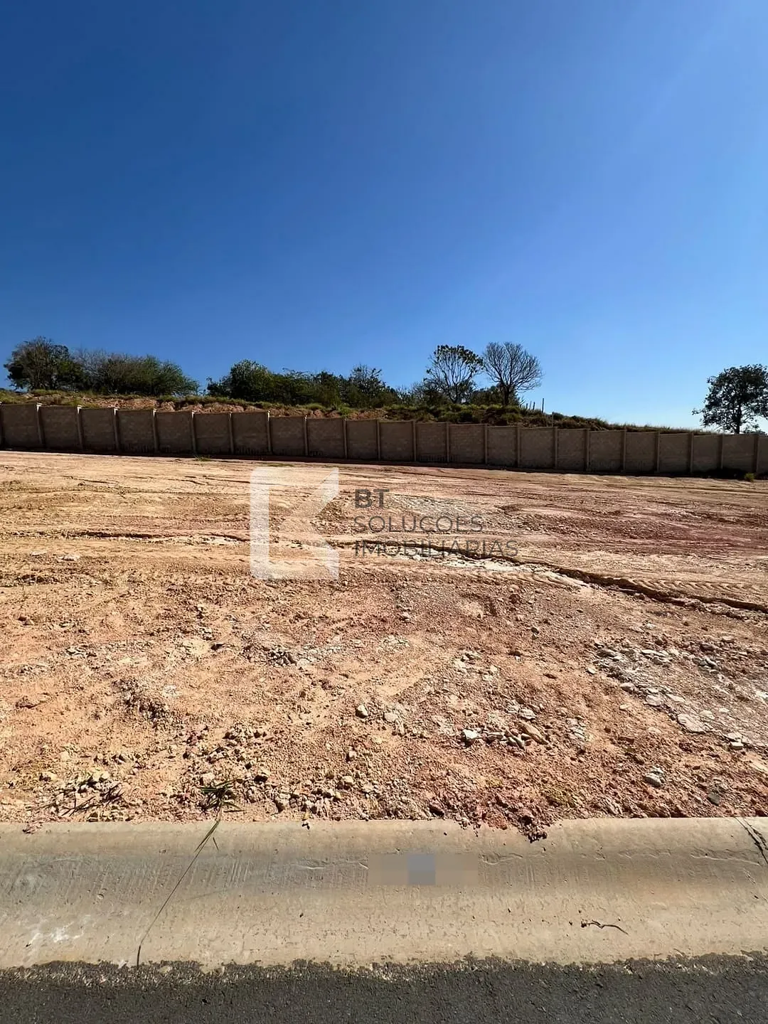 Terreno, 301 m² - Foto 1