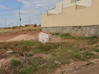 Foto do Terreno-Terreno residencial para venda em Loteamento Parque dos Lírios, 200m²