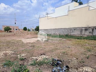 Foto do Terreno-Terreno residencial para venda em Loteamento Parque dos Lírios, 200m²