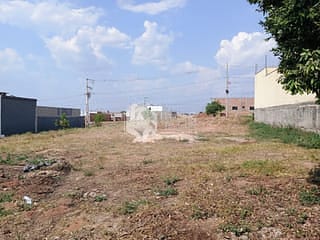 Foto do Terreno-Terreno residencial para venda em Loteamento Parque dos Lírios, 200m²