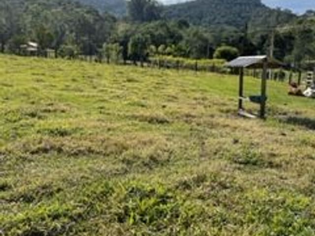 Terreno com 3000m², à venda, no bairro Mamoneiros em Itapeva