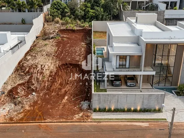 Terreno com 437m², à venda, no bairro Jardim Menegazzo em Apucarana
