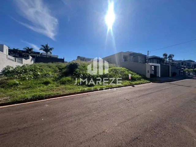 Terreno com 437m², à venda, no bairro Jardim Menegazzo em Apucarana