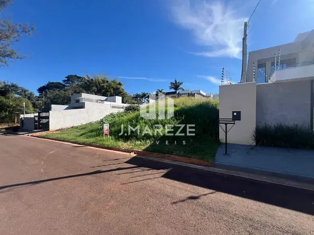 Terreno com 437m², à venda, no bairro Jardim Menegazzo em Apucarana