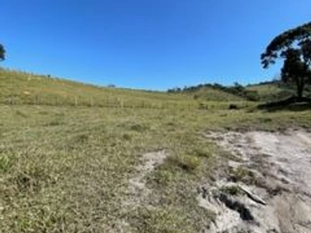 Terreno com 3000m², à venda, no bairro Mamoneiros em Itapeva