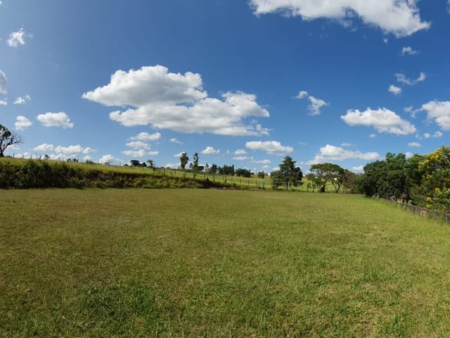 Terreno à venda, no bairro Uvaranas em Ponta Grossa