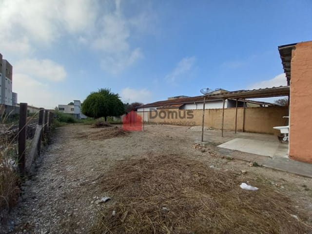 Terreno com 996m², à venda, no bairro Santana em Pindamonhangaba