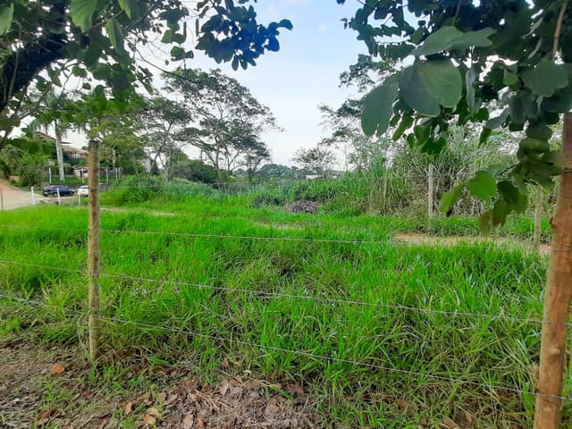 Terreno com 2030m², à venda, no bairro Granja dos Cavaleiros em Macaé