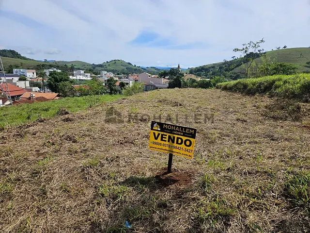 Terreno com 367m², à venda, no bairro Centro em Piranguinho