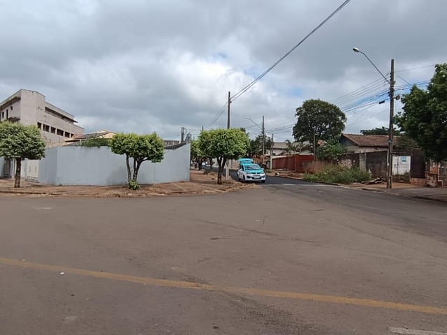 Terreno com 300m², à venda, no bairro Parque Residencial Manela em Cambé