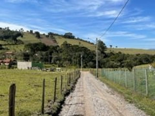 Terreno com 1000m², à venda, no bairro Mamoneiros em Itapeva