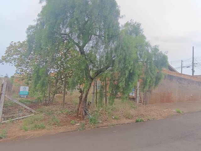 Terreno com 310m², à venda, no bairro Residencial Monte Castelo em Cambé
