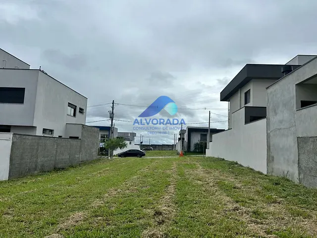 Terreno com 250m², à venda, no bairro Recanto dos Eucaliptos em São José dos Campos
