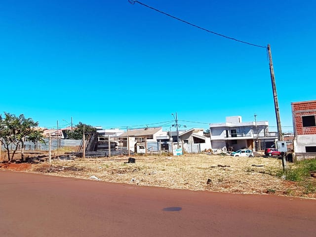 Terreno com 401m², à venda, no bairro Conjunto Residencial Roberto Conceição em Cambé