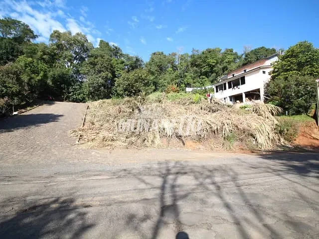 Terreno com 600m², à venda, no bairro Centro em Piratuba