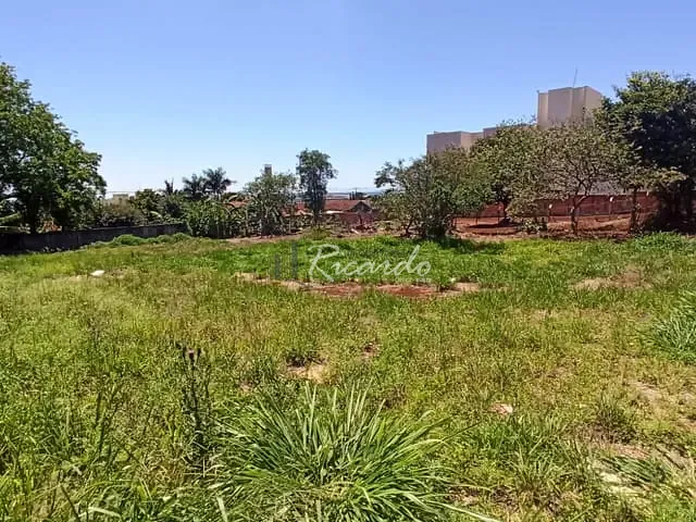 Terreno com 1008m², à venda, no bairro Vila Rugna em Arapongas
