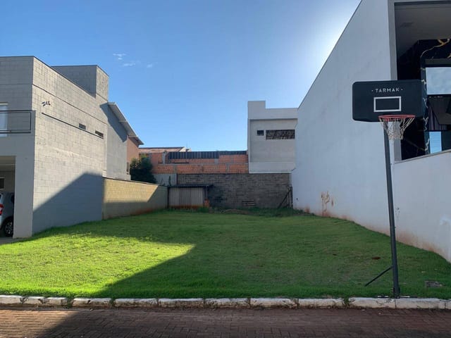 Terreno com 300m², à venda, no bairro Residencial Monte Castelo em Cambé