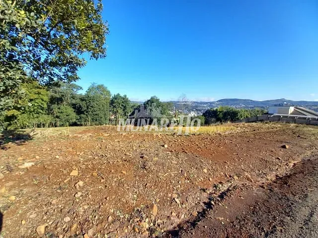 Terreno com 450m², à venda, no bairro Cinquentenário em Concórdia