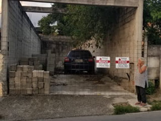 Terreno à venda ou para alugar, no bairro Loteamento Eduardo da Silva Neto em Pindamonhangaba