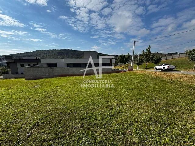 Terreno com 329m², à venda, no bairro Itapecerica em Taubaté
