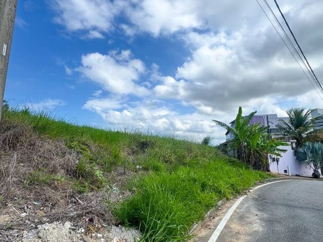 Terreno com 538m², à venda, no bairro Vale das Palmeiras  em Macaé