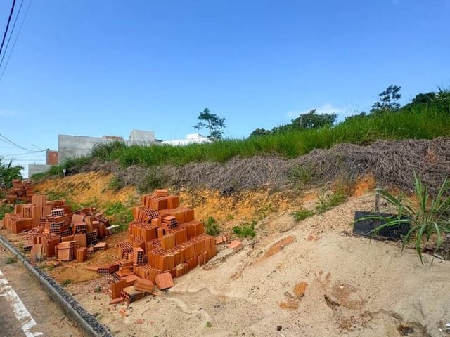 Terreno com 538m², à venda, no bairro Vale das Palmeiras  em Macaé