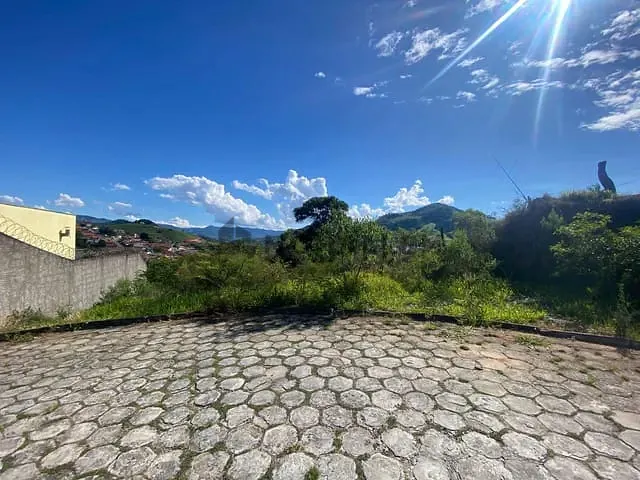 Terreno com 232m², à venda, no bairro Loteamento Porto Seguro em Itajubá