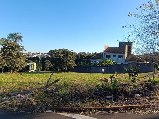 Terreno com 405m², à venda, no bairro Jardim Eldorado em Cambé