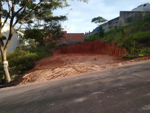 Terreno com 225m², à venda, no bairro Glória em Macaé