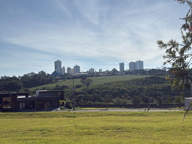 Terreno com 412m², à venda, no bairro Residencial Bellevie em Cambé