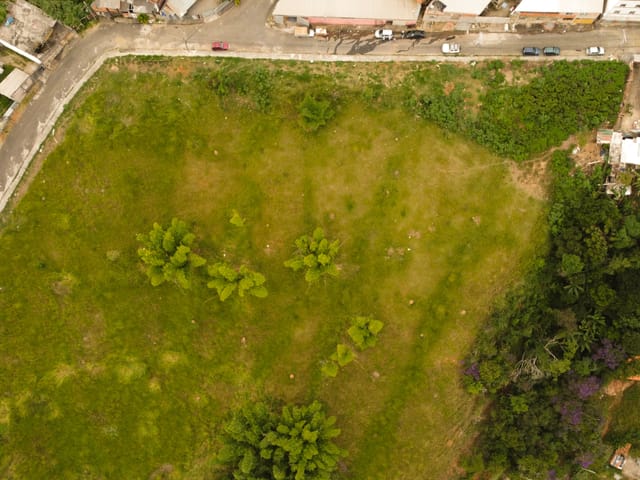 Terreno com 408m², à venda, no bairro Granjas Betânia em Juiz de Fora
