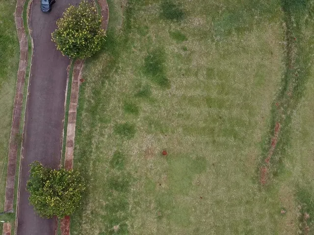 Terreno com 314m², à venda, no bairro Jardim Tarobá em Cambé