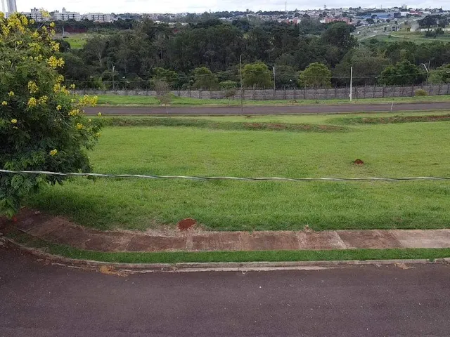 Terreno com 314m², à venda, no bairro Jardim Tarobá em Cambé