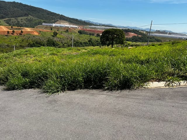 Terreno com 200m², à venda, no bairro Loteamento Sierra em Extrema