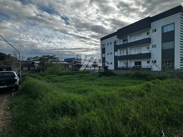 Terreno com 450m², à venda, no bairro Santa Cruz em Guarapuava
