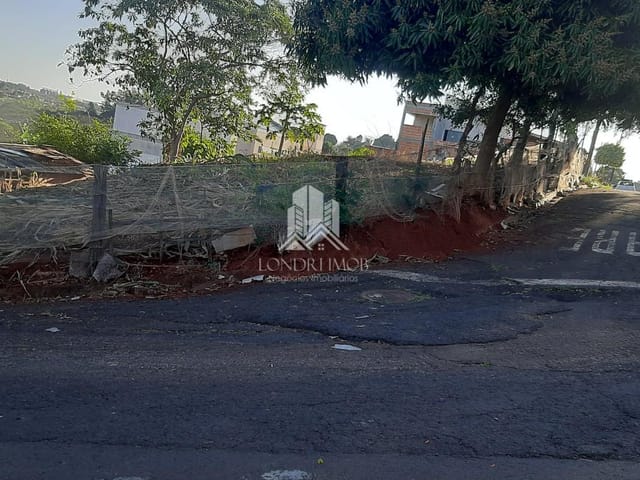 Terreno com 386m², à venda, no bairro Jardim Palmas em Londrina