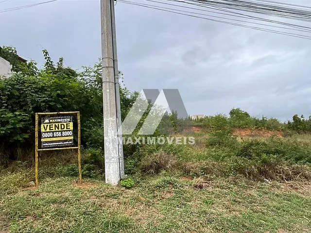 Terreno com 341m², à venda, no bairro Santa Tereza em Araçuaí