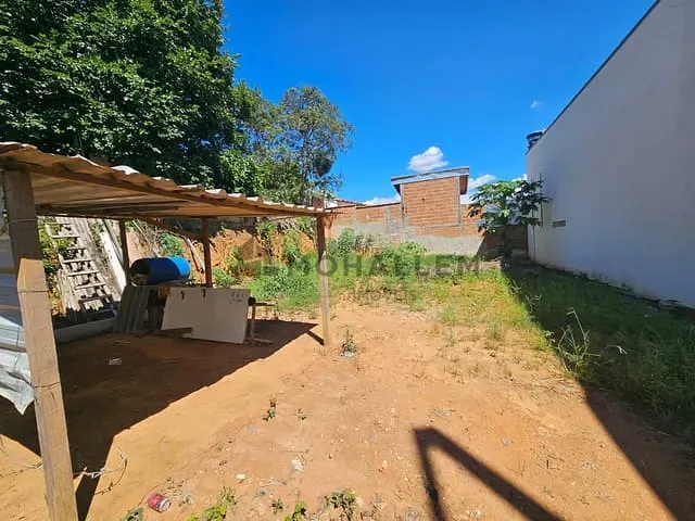 Terreno com 220m², à venda, no bairro centro em Piranguinho
