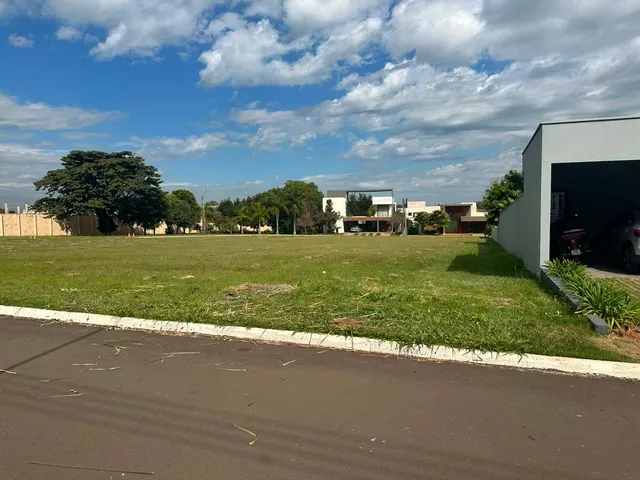 Terreno com 741m², à venda, no bairro Condomínio Villagio do Engenho em Cambé