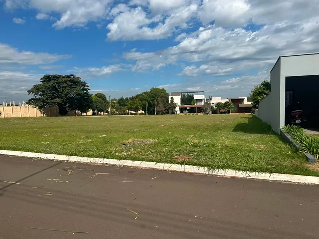 Terreno com 741m², à venda, no bairro Condomínio Villagio do Engenho em Cambé