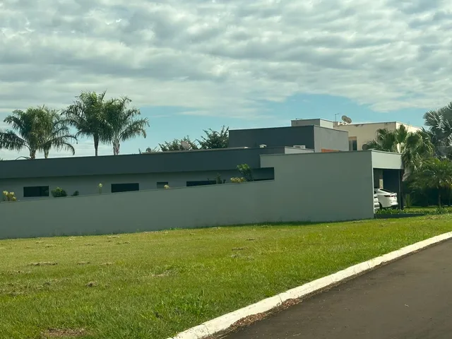 Terreno com 741m², à venda, no bairro Condomínio Villagio do Engenho em Cambé