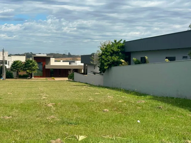 Terreno com 741m², à venda, no bairro Condomínio Villagio do Engenho em Cambé