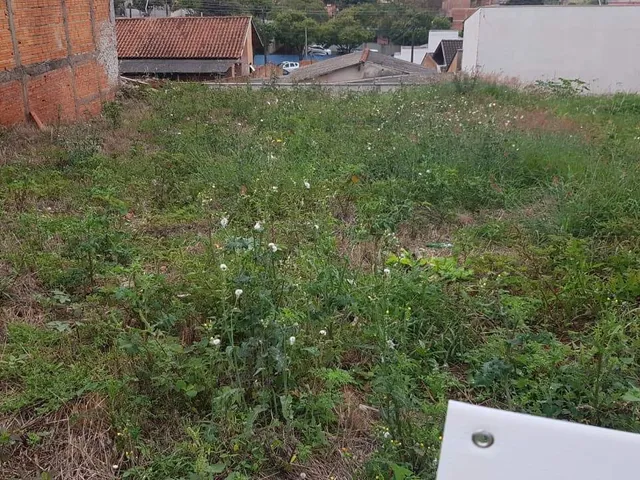 Terreno com 250m², à venda, no bairro Jardim Vitória em Cambé