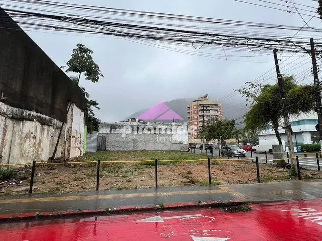 Terreno com 500m², para alugar, no bairro Centro em Caraguatatuba