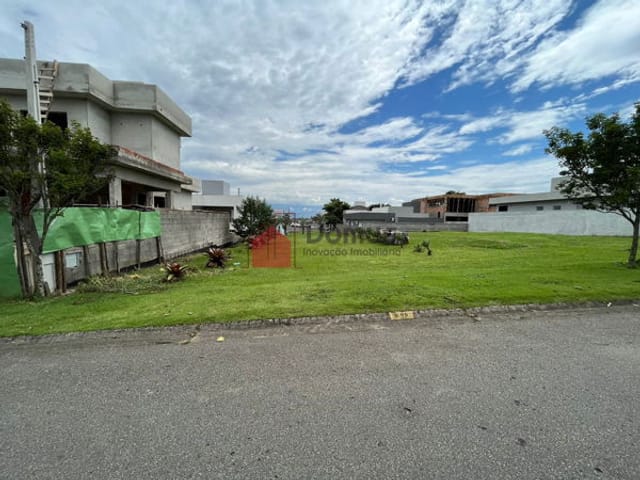 Terreno com 418m², à venda, no bairro Loteamento Residencial Reserva dos Lagos em Pindamonhangaba