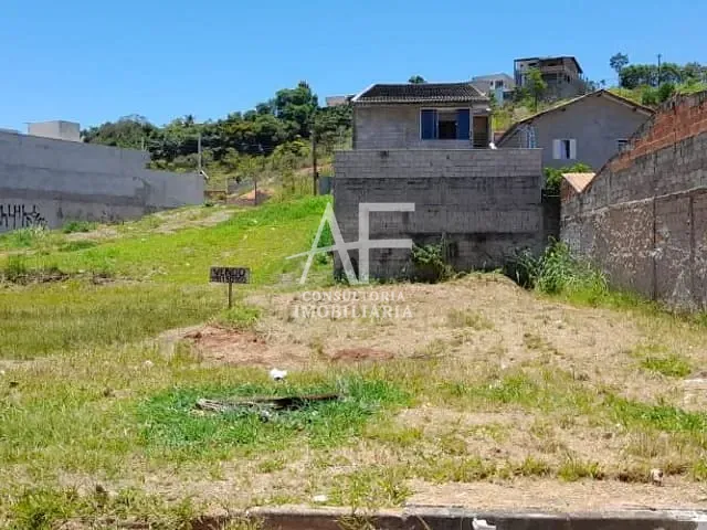 Terreno com 406m², à venda, no bairro Residencial Estoril em Taubaté
