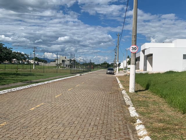 Terreno com 360m², à venda, no bairro Quiririm em Taubaté