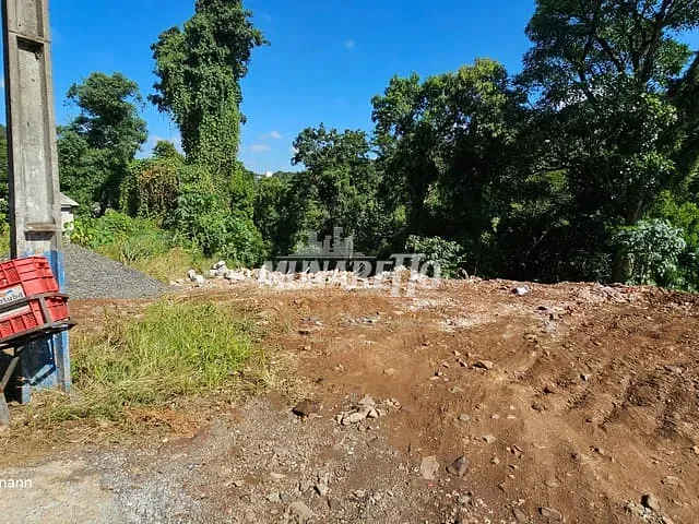 Terreno com 358m², à venda, no bairro Centro em Piratuba